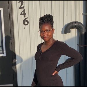 Meet your Posher, Fiyin